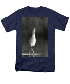 Curious Young Bird Standing in Water - Men's T-Shirt  (Regular Fit)