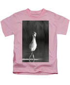 Curious Young Bird Standing in Water - Kids T-Shirt