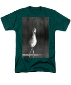Curious Young Bird Standing in Water - Men's T-Shirt  (Regular Fit)