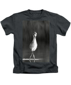 Curious Young Bird Standing in Water - Kids T-Shirt