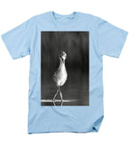 Curious Young Bird Standing in Water - Men's T-Shirt  (Regular Fit)