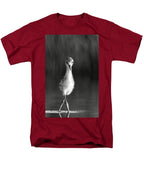 Curious Young Bird Standing in Water - Men's T-Shirt  (Regular Fit)