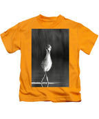 Curious Young Bird Standing in Water - Kids T-Shirt