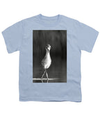 Curious Young Bird Standing in Water - Youth T-Shirt