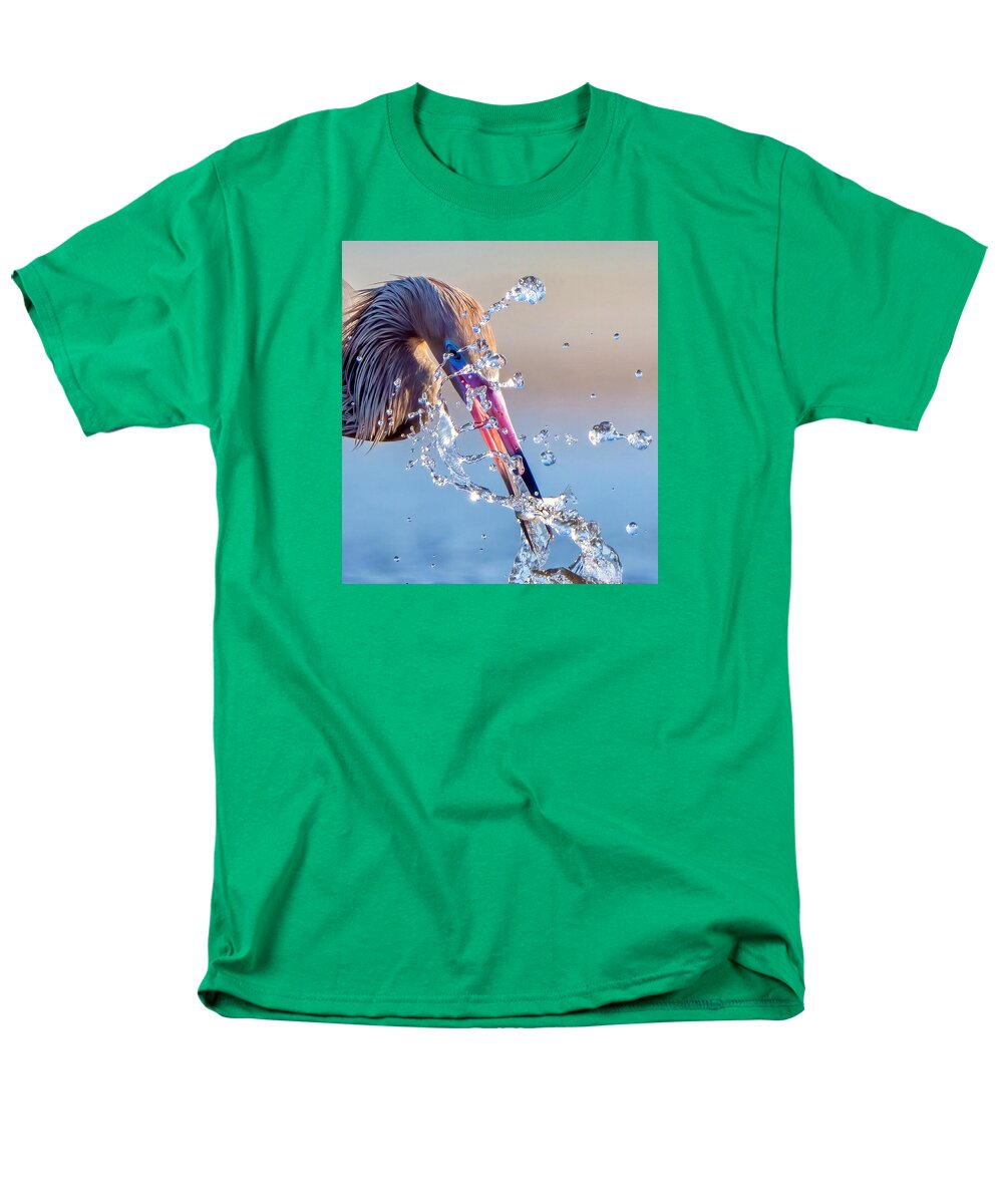 Heron Catching Its Prey in Motion - Men's T-Shirt  (Regular Fit)