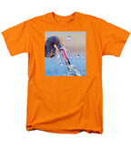 Heron Catching Its Prey in Motion - Men's T-Shirt  (Regular Fit)