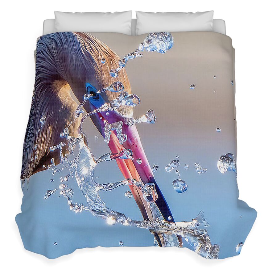 Heron Catching Its Prey in Motion - Duvet Cover
