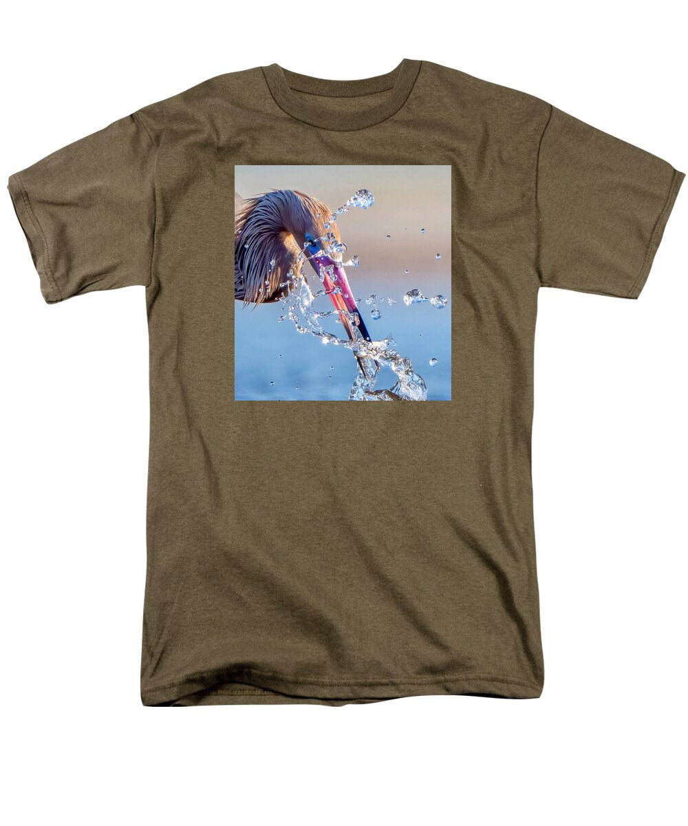 Heron Catching Its Prey in Motion - Men's T-Shirt  (Regular Fit)