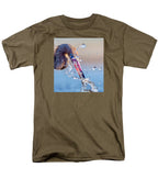 Heron Catching Its Prey in Motion - Men's T-Shirt  (Regular Fit)