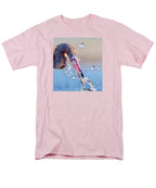 Heron Catching Its Prey in Motion - Men's T-Shirt  (Regular Fit)