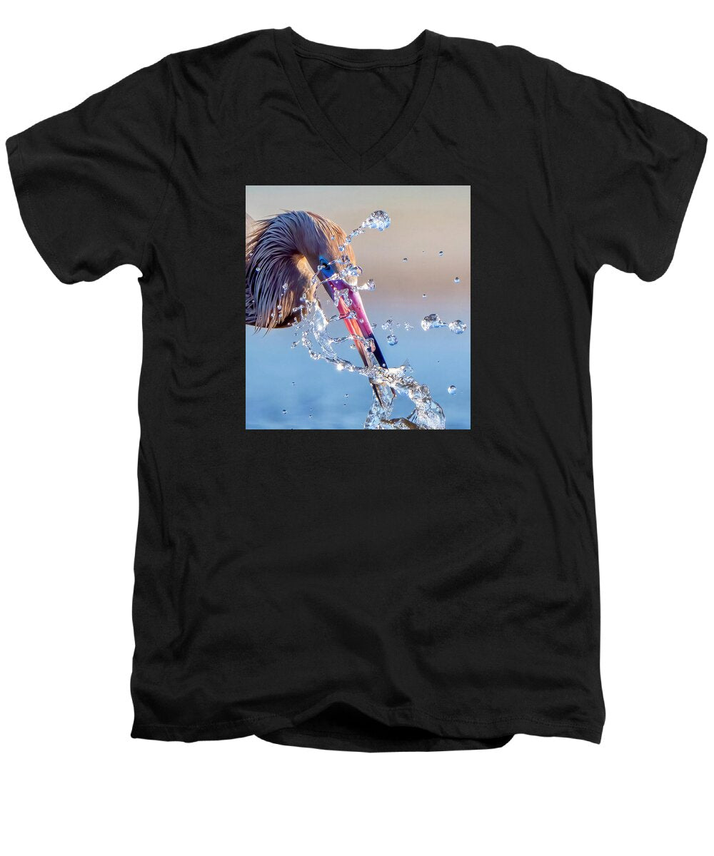 Heron Catching Its Prey in Motion - Men's V-Neck T-Shirt