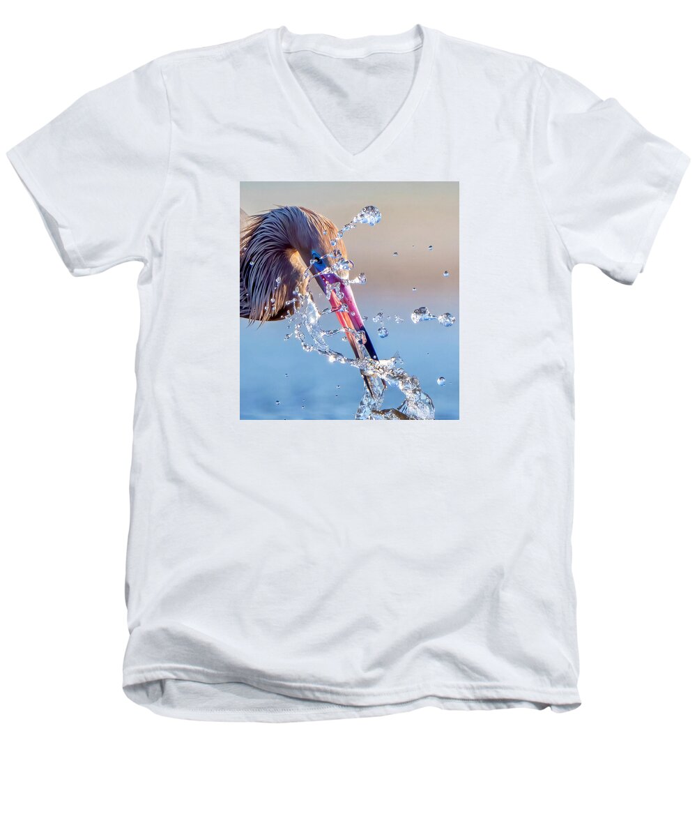 Heron Catching Its Prey in Motion - Men's V-Neck T-Shirt