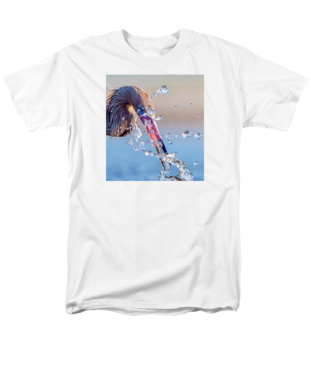 Heron Catching Its Prey in Motion - Men's T-Shirt  (Regular Fit)
