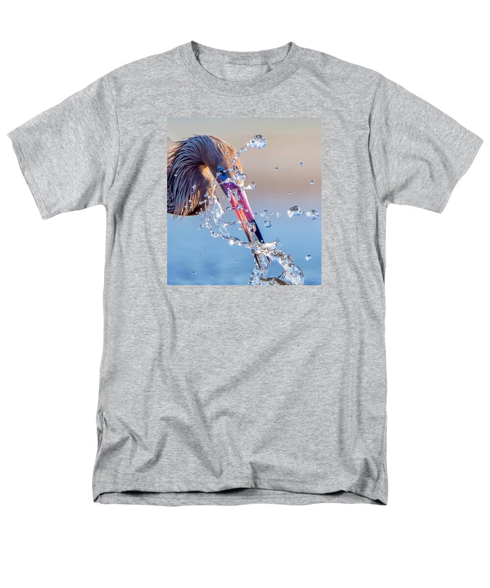 Heron Catching Its Prey in Motion - Men's T-Shirt  (Regular Fit)